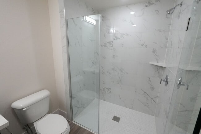 Interior Photo - Orion 1192 35th