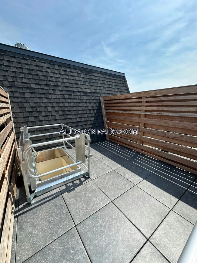 Foto del edificio - 59 Brainerd Rd.