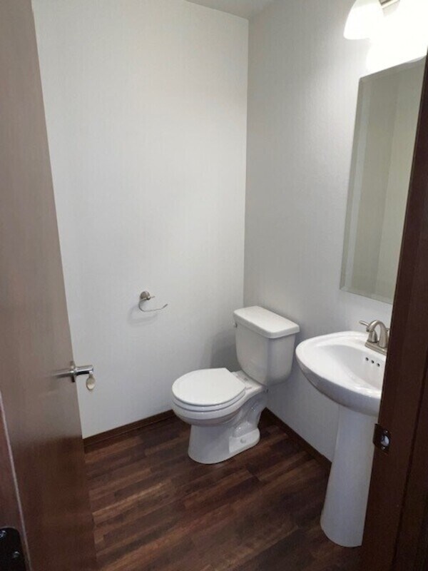 Foto del edificio - 2025 Aaron Dr