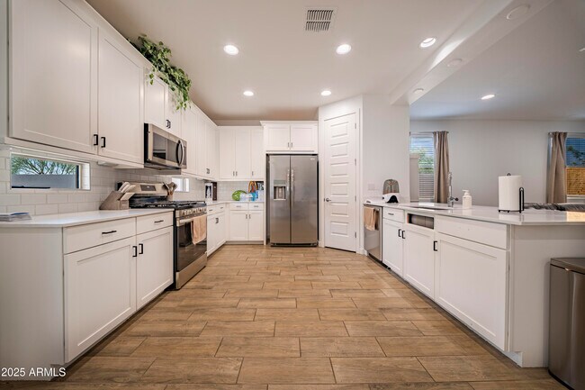 Foto del edificio - 4911 N 193rd Dr
