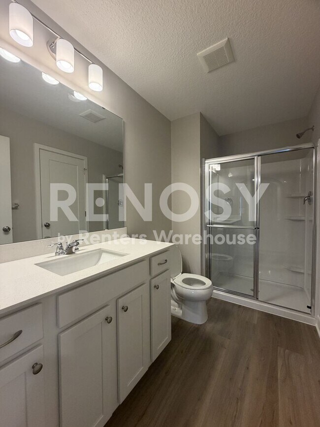 Building Photo - Available Now 4 Bedroom 2 Bath Townhome in St. Paul