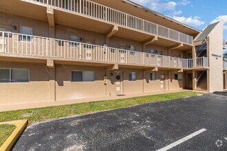 Building Photo - 204 Seminole Ave W