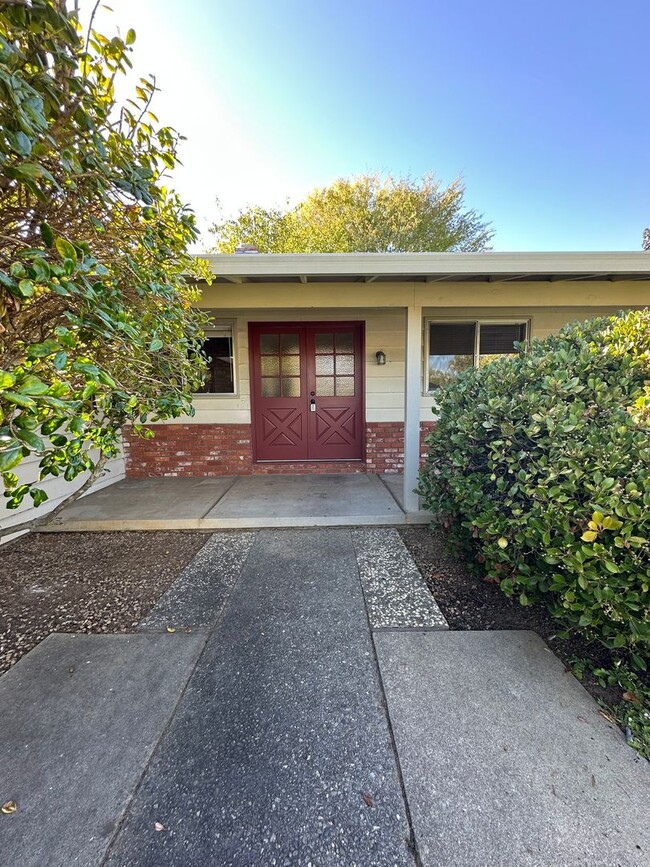 Building Photo - Beautiful home near the Almaden Country Club!