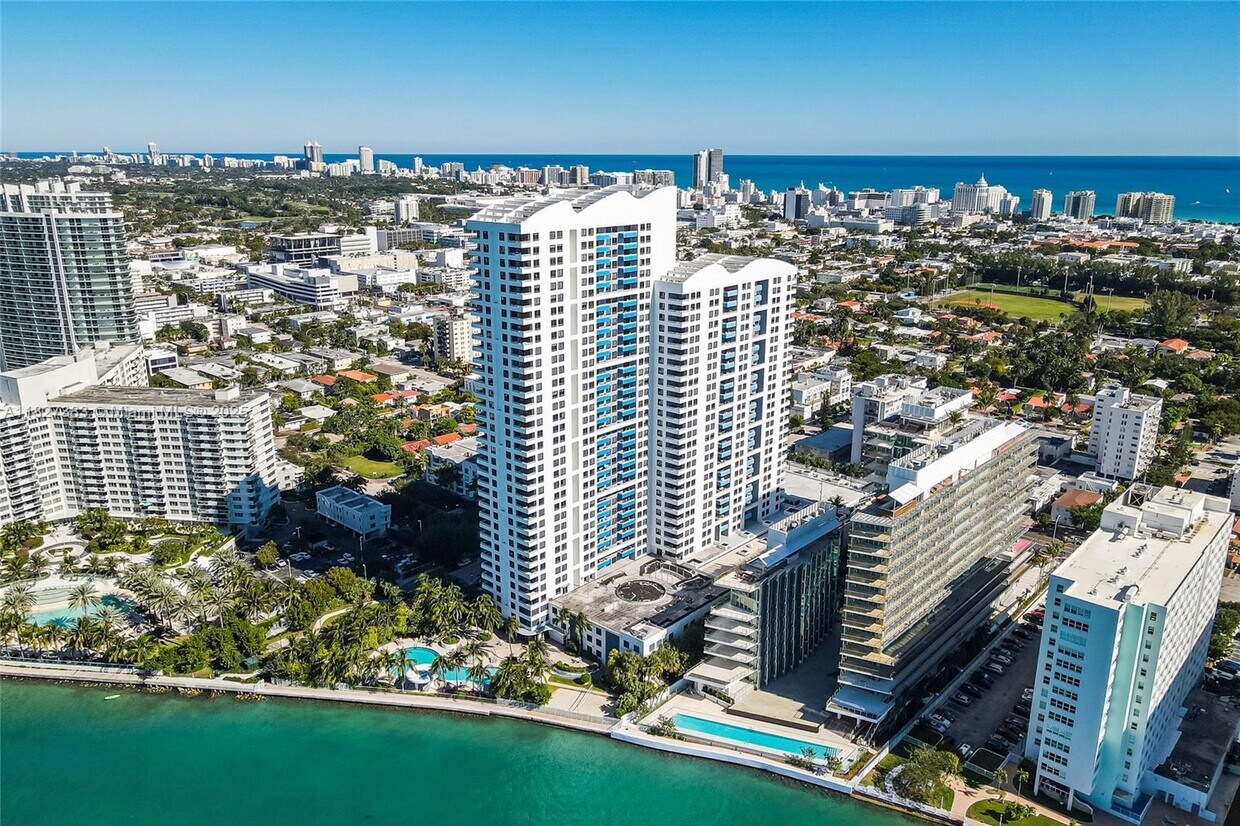 Foto principal - 1330 West Ave