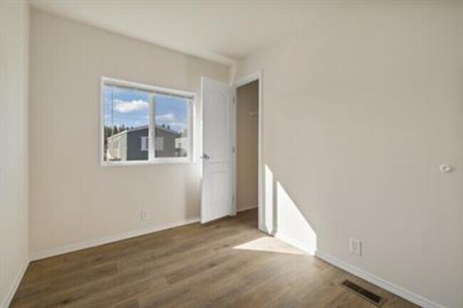 Building Photo - 51395 Preble Way