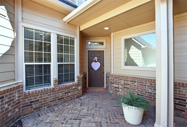 Building Photo - 8814 Silent Willow Ln