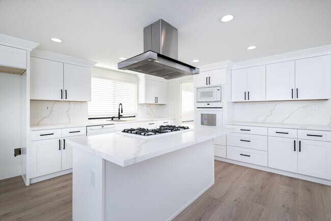 Foto del edificio - 11859 S Carson Way