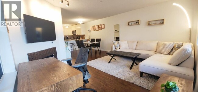 Photo du bâtiment - 1525 Pendrell St