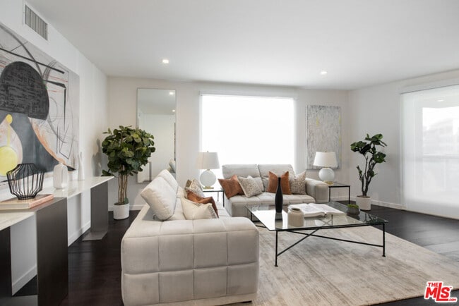 Foto del edificio - 3425 W Olive Ave