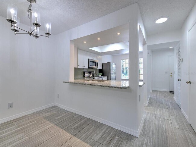 Building Photo - 3319 Laurel View Dr