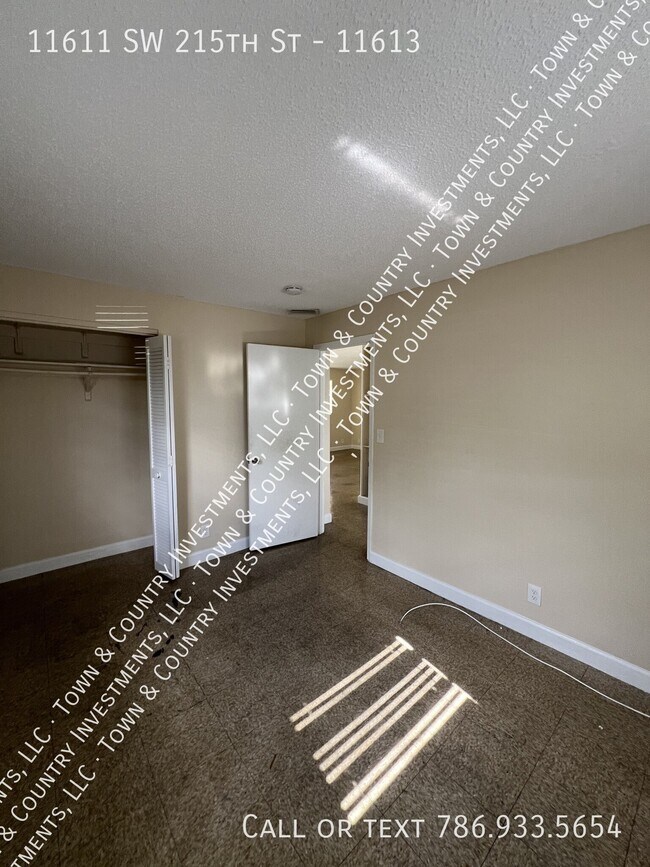 Foto del edificio - 11611 SW 215th St