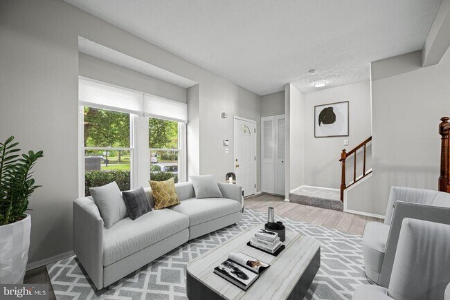 Building Photo - 3827 Bonnybridge Pl