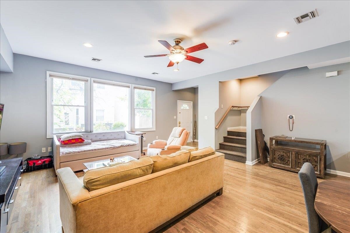 Primary Photo - 427 Palisade Ave