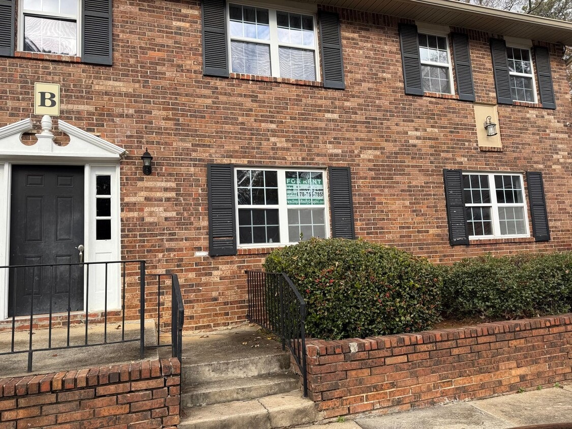 Lovely 2 Bed/1Bath Condo for Lease in Doraville - Lovely 2 Bed/1Bath Condo for Lease in Doraville