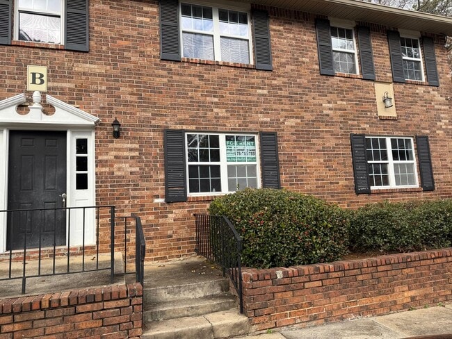 Lovely 2 Bed/1Bath Condo for Lease in Doraville - Lovely 2 Bed/1Bath Condo for Lease in Doraville
