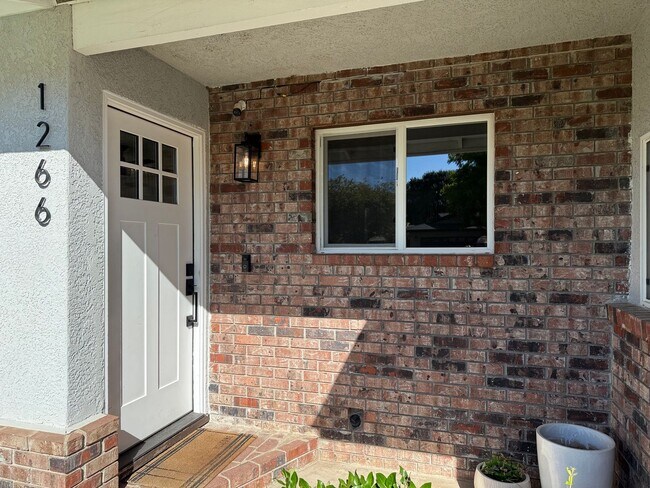 Foto del edificio - Updated 3-bedroom single story in Oakdale!