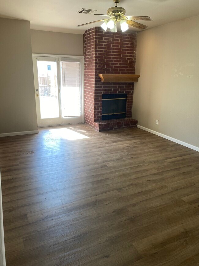 Foto del edificio - 1316 N Dryden Ct