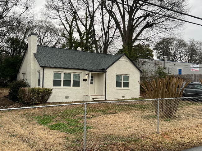 Foto del edificio - 810 W Rankin Ave