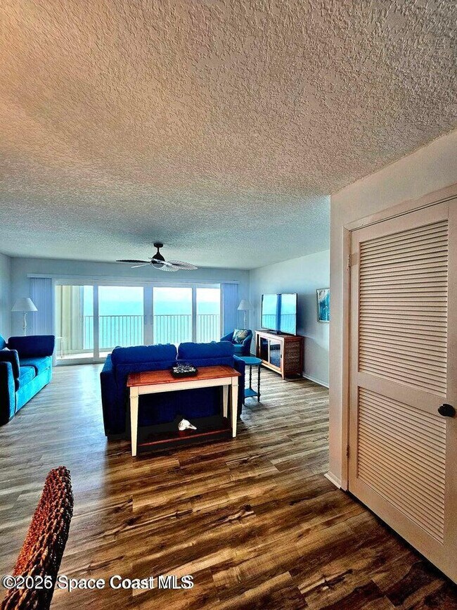 Building Photo - 1095 N Hwy A1A