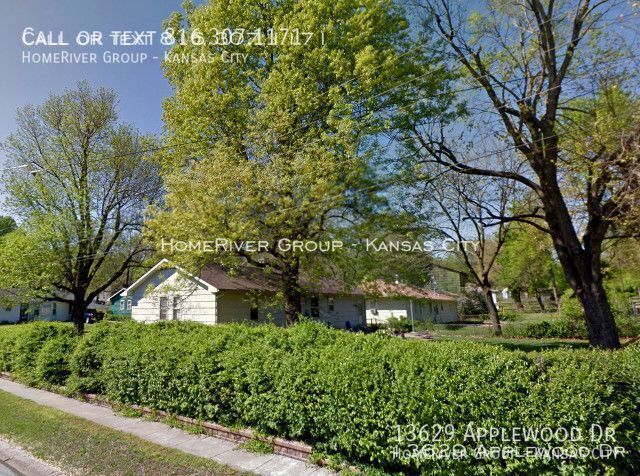 Building Photo - LIVE IN GRANDVIEW!
