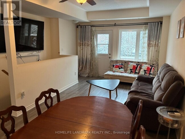 Building Photo - 7 Eaton Park Ln