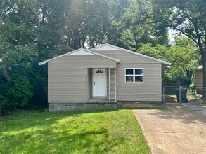 Building Photo - 715 Sims Ave