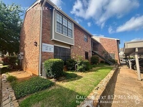 Building Photo - 2733 Silver Creek Dr