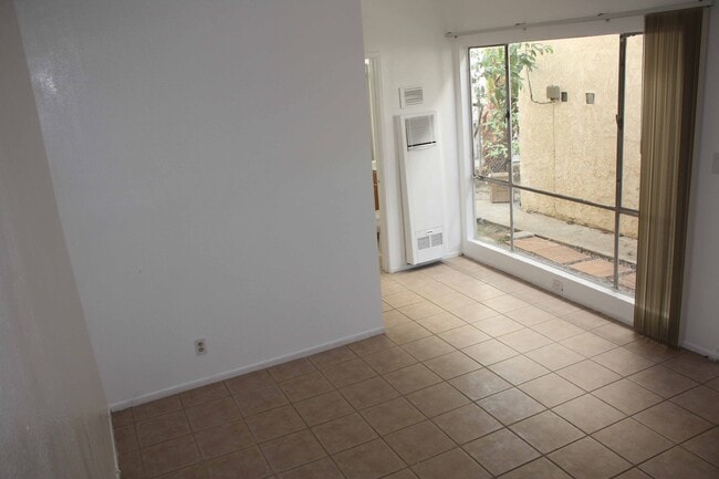 Sala de estar - 2430 20th St