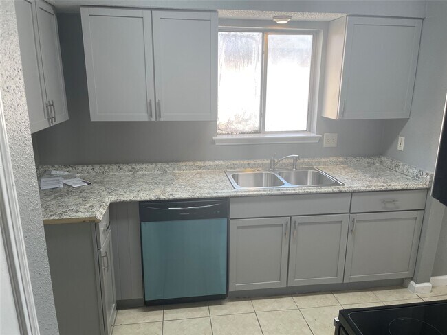 Building Photo - 12400 Brookglade Cir