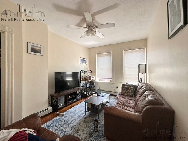 Building Photo - 344 Hanover St