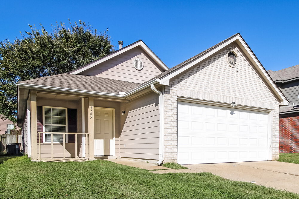Foto principal - 4705 Waterfront Oak Dr