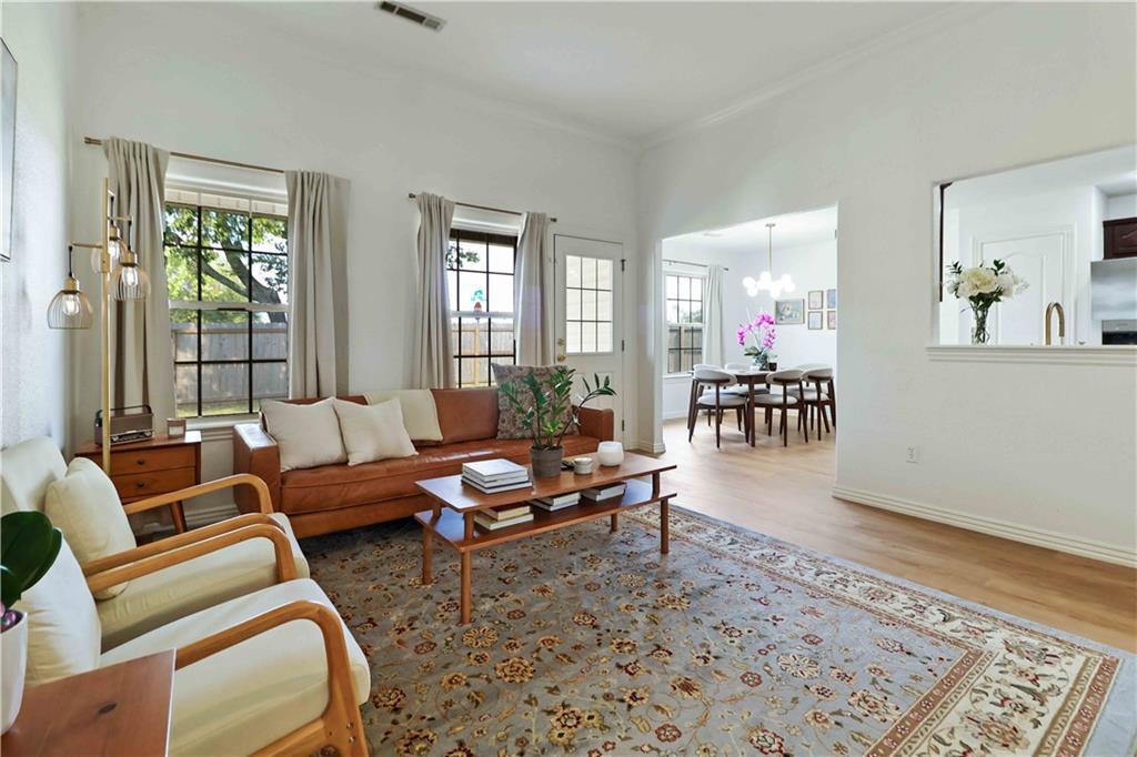 Foto principal - 3000 SW Wentworth Ave