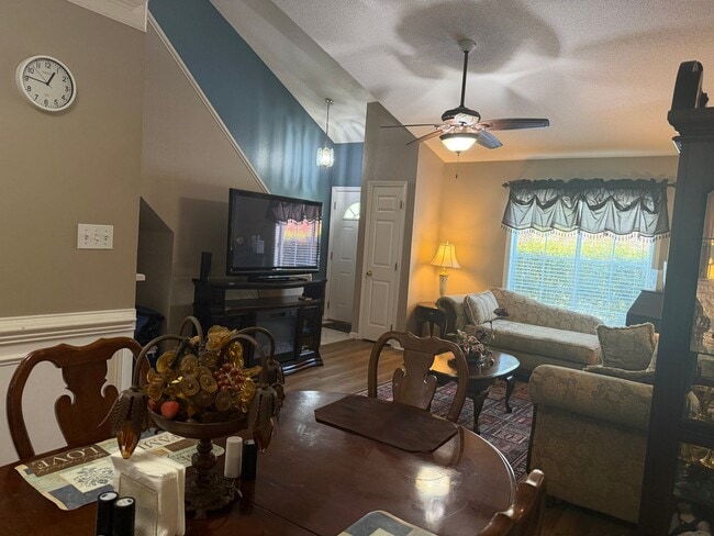Building Photo - 3/2 Townhome for 1550$