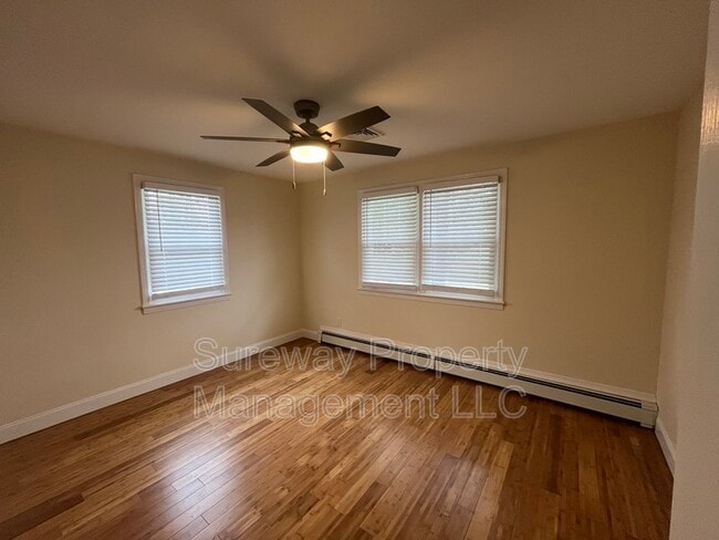 Foto del edificio - 54 3rd Bayway