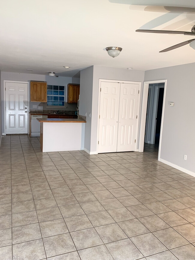 Main Living Area - 468 Mt Carmel Rd