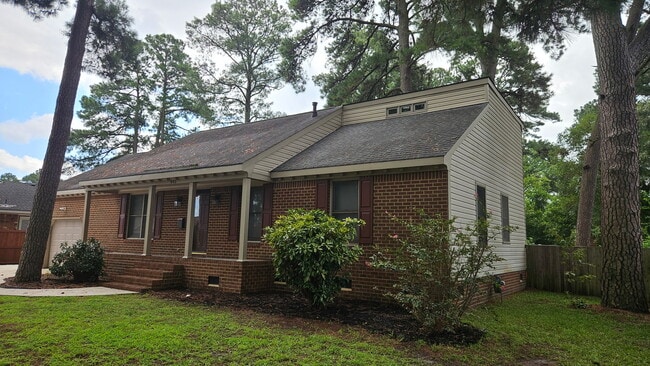 Photo - 445 W Chickasaw Rd (Virginia Beach, VA) House