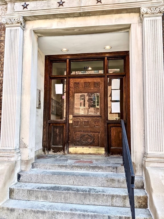 Building Photo - 616 Columbus Ave