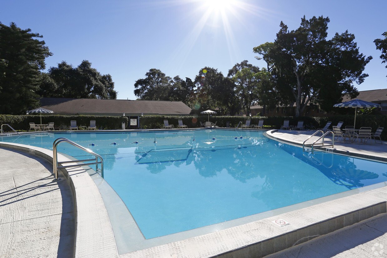 ¡Piscina climatizada! - Carlton Arms of St. Petersburg