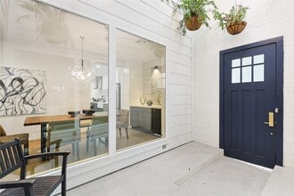 Building Photo - 526 Colquitt St