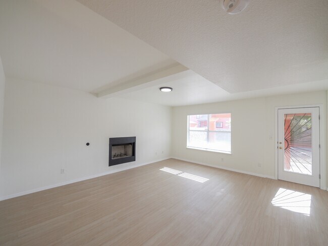 Foto del edificio - 3313 Tierra Yvette Ln