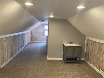 Foto del edificio - Minnetonka Home: 3-Bedroom Retreat with Finished Basement & Hardwood Floors 9/1