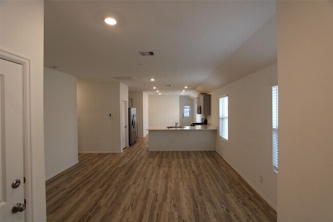 Building Photo - 24030 Steep Climb Dr