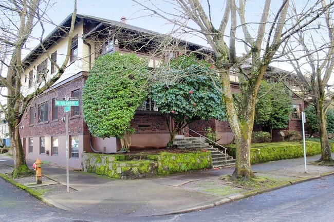 Building Photo - 1624-1636 NE Tillamook St