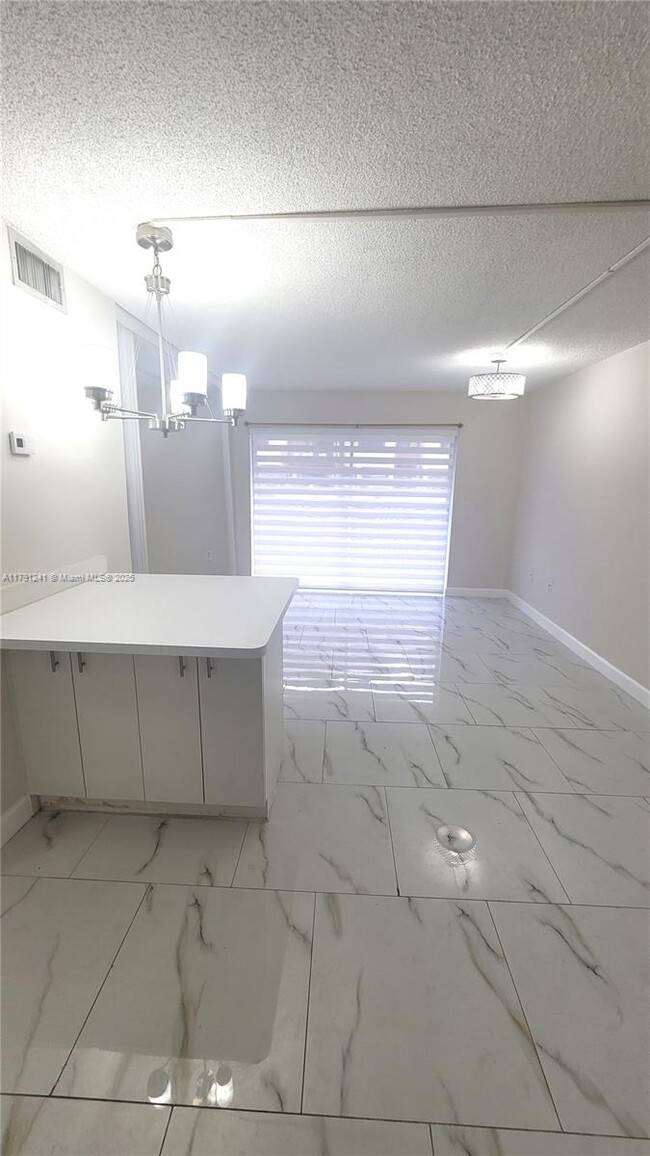Foto del edificio - 5201 NW 7th St