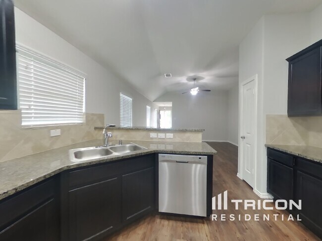Foto del edificio - 1423 Evermore Manor Ln