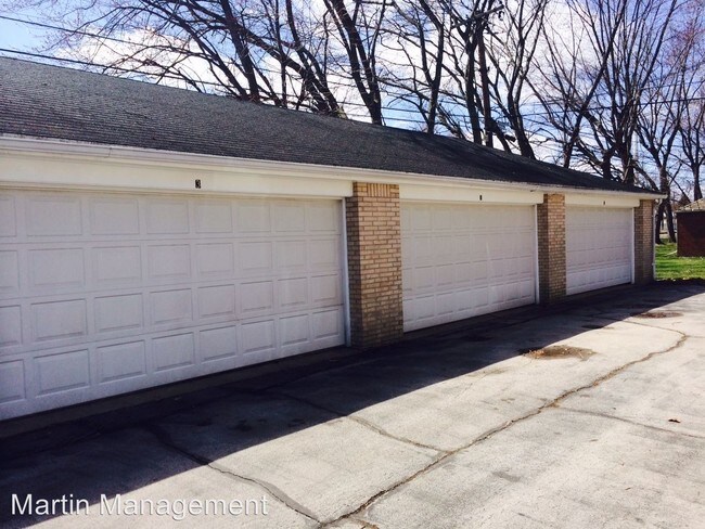 Building Photo - 4021 Hillandale Rd