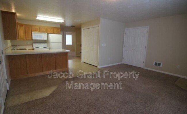 Building Photo - 185 Stockham Boulevard