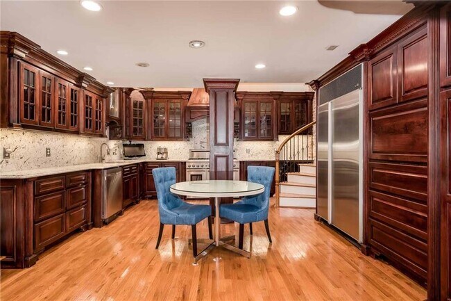 Foto del edificio - 2840 Peachtree Rd NW