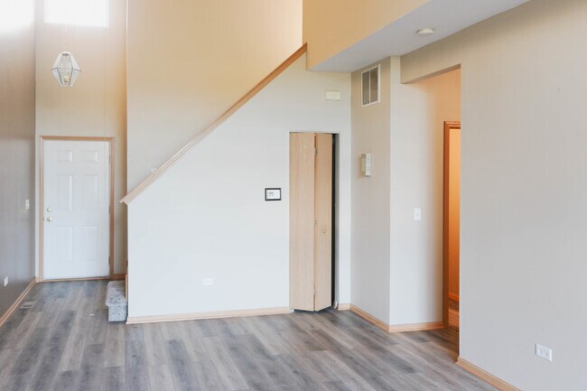 Foto del edificio - 2510 Oak Tree Ln