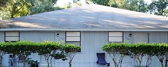 Primary Photo - Oak Crest Apartments